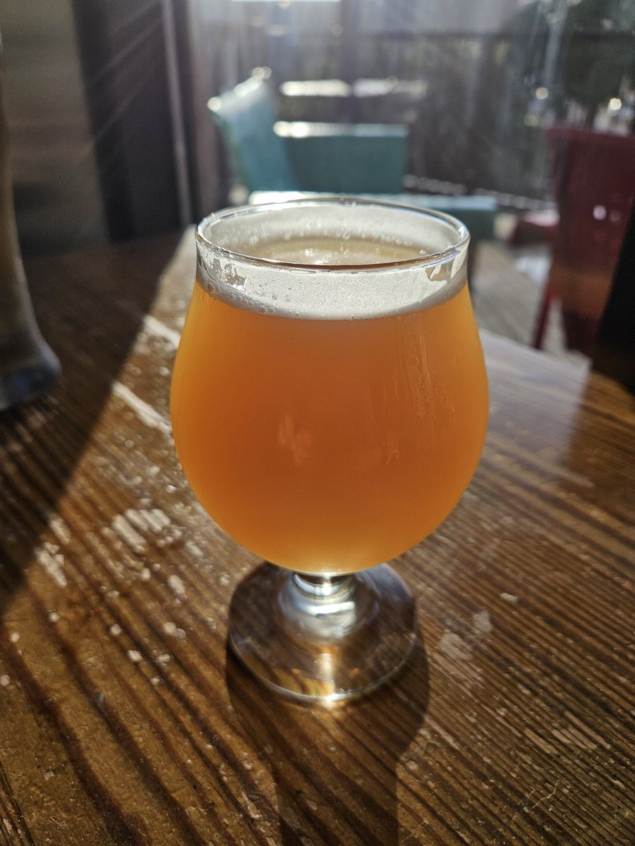 JohanBBT's tweet photo. @WholeFoods #BeeCave Enjoyed @TurningPointbco Triple IPA and Sun Chaser honey wheat by @BigCountryBrew Prodigal Pils @meanwhilebeer and Amber lager @ZilkerBeer cheers to #Friday y'all @abuddyofmine @ephoustonbill @cedarflats @gonochad @CarlosSato9 @impopsy @qblacklock @CATbrew13 https://t.co/BMlzWXTAZO