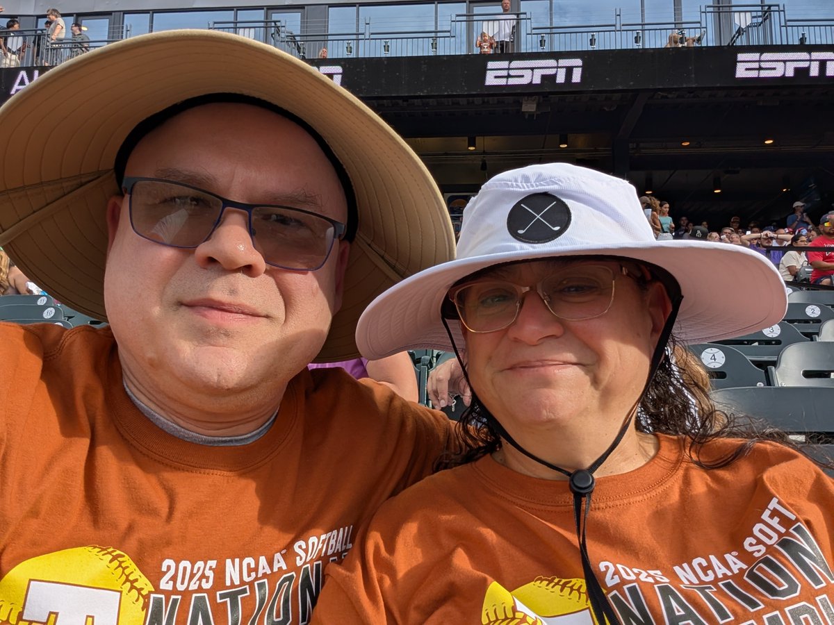 Catching our first <a href="/theAUSLofficial/">AUSL</a> game at Dell Diamond and cheering on three of our former <a href="/TexasSoftball/">Texas Softball</a> players.