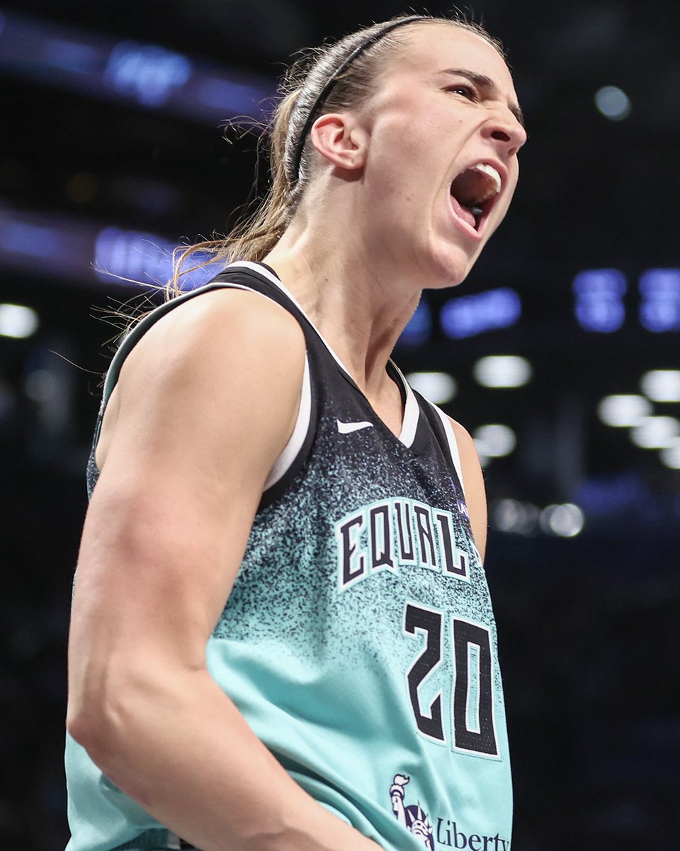 SNYLiberty's tweet image. SHE DOES IT AGAIN!
Sabrina Ionescu is your 2025 3-Point Contest Champion! 👑