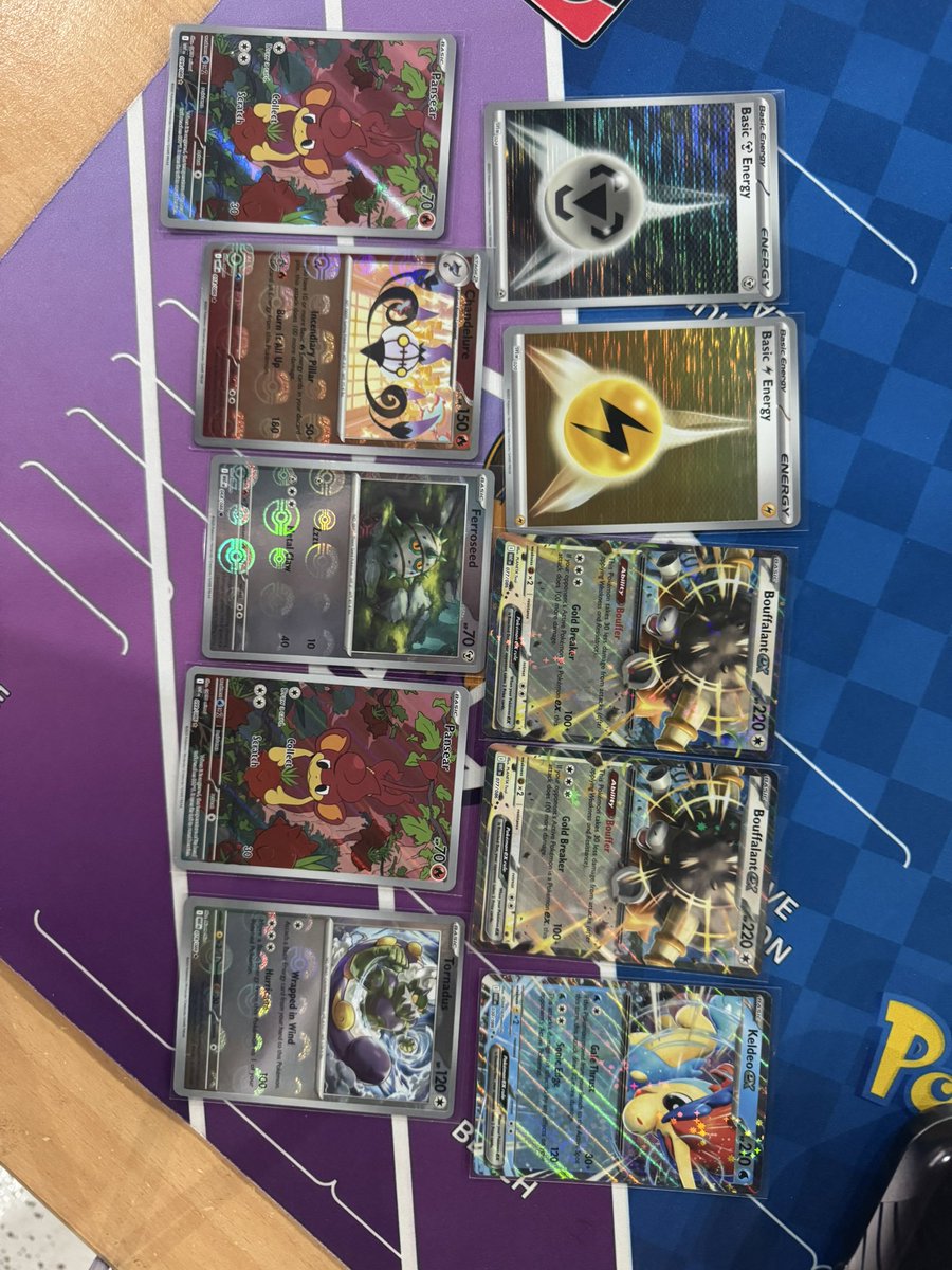 MissJelli_'s tweet image. 1 white flare etb and 2 black bolt etb pulls :) not bad