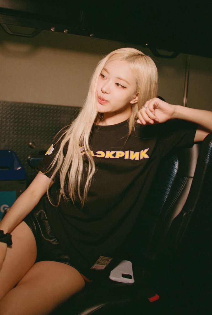 mitchell_ness's tweet image. Rosé shines in our latest @BLACKPINK collaboration with the @Lakers and @Complex. 🖤🩷
Shop now online at Complex.com, Fanatics.com, and MitchellandNess.com.
📸 katiatemkin on IG.