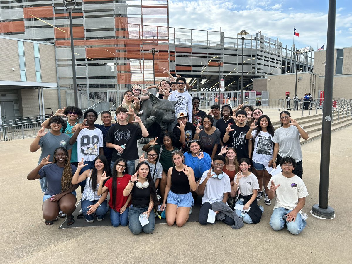 trhsband tweet media