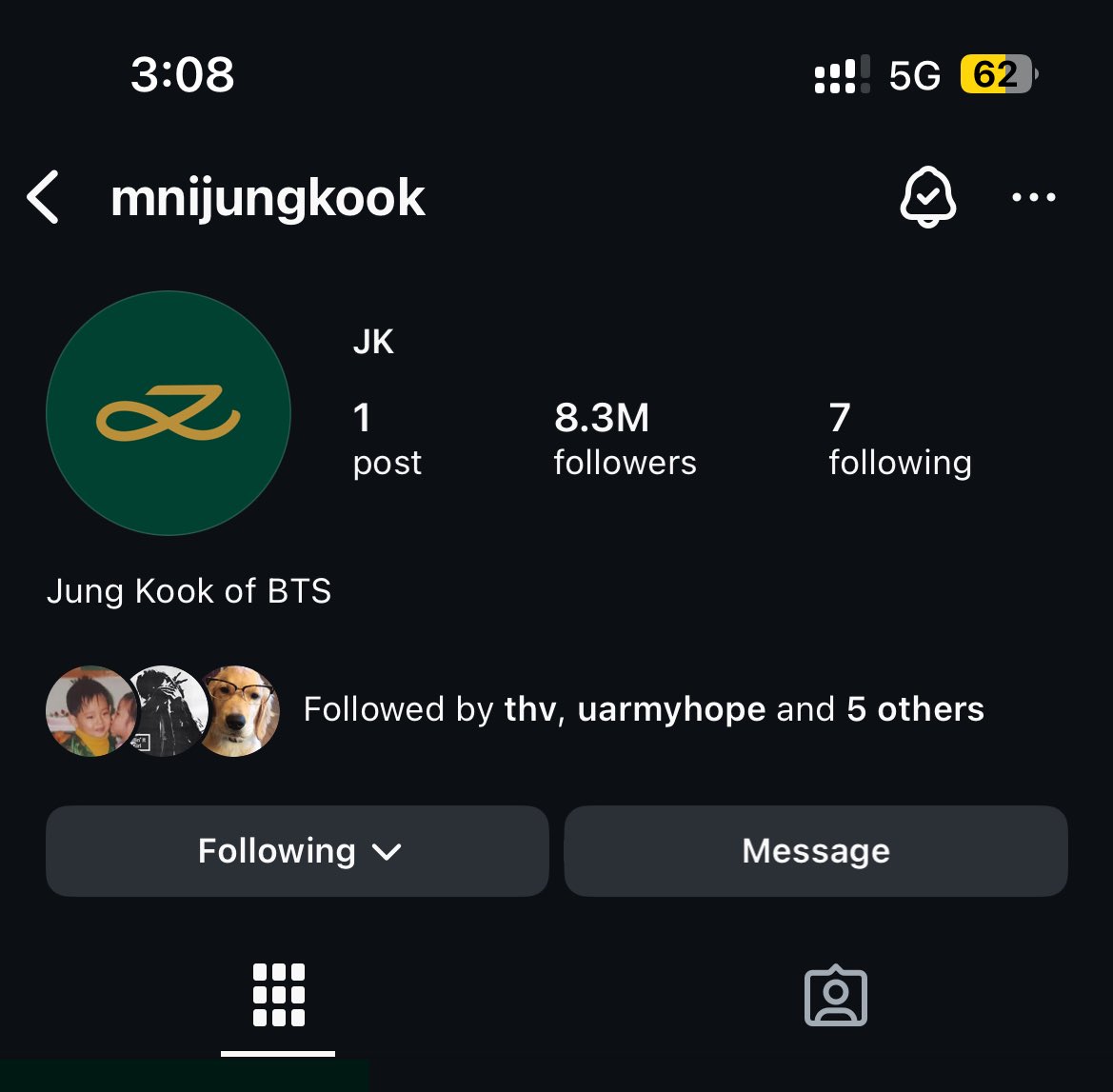 archiveforJK's tweet image. jungkook’s profile pic and first post on mnijungkook <3