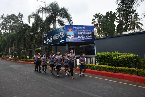 IN_EasternFleet's tweet image. #SportySaturday!
"All work and no play makes Jack a dull boy!"
#SportySaturday Challenge: Hello India! Let's inspire each other to embrace fitness.
Take a photo or video of yourself doing something active until next Saturday and tag us @IN_EasternFleet.
#GetActive…