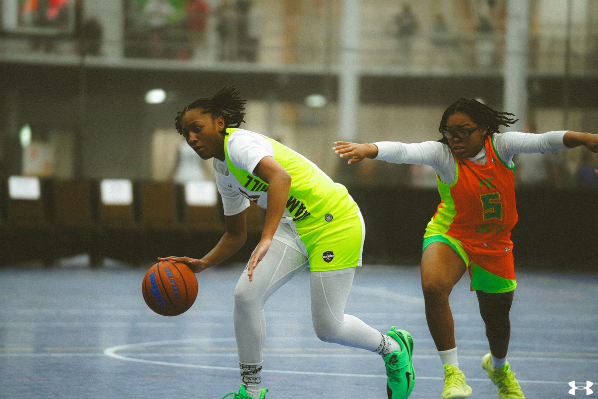 TeamThrill_Gbb's tweet image. Day 1 candid 📸 @UANextGHoops #teamthrillgirls