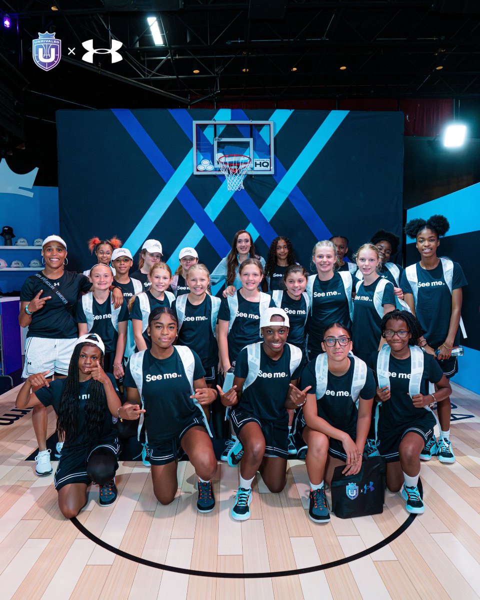 Unrivaledwbb's tweet image. Marina + Middle school hoopers + a first look at Unrivaled HQ = chaos, laughter, and of course lots of tiktoks 🤣