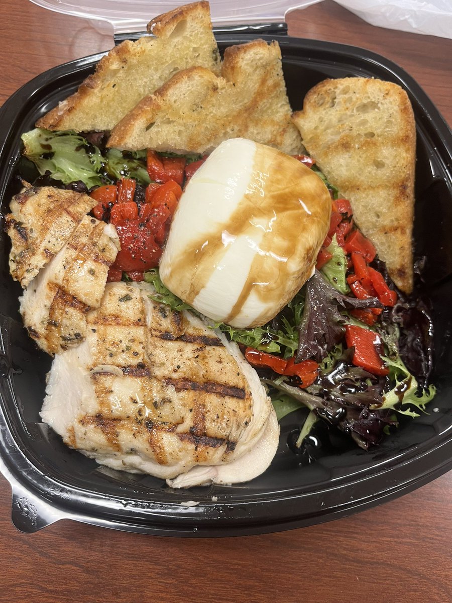 HoopsMike's tweet image. Nice part of working at The Lodge is being able to eat good from Odds Bistro while on breaks.

About 2 weeks of some clean eating has been very nice.