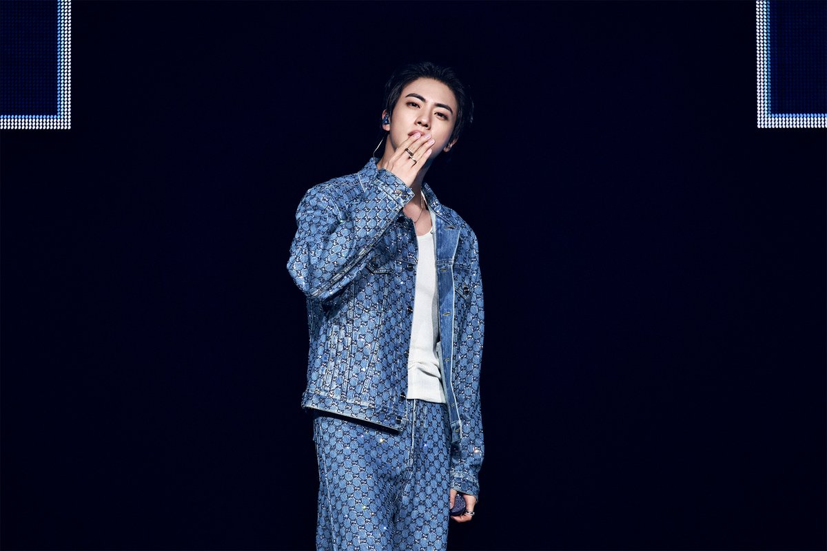 Worldwide Handsome took the stage, and our hearts 💜

ARMY showed out for Jin Night One! Who's ready for Night Two? 🌟

#진 #Jin #Jin_TOUR #Jin_TOUR_ANAHEIM #RUNSEOKJIN_epTOUR_ANAHEIM

📷: BIGHIT MUSIC