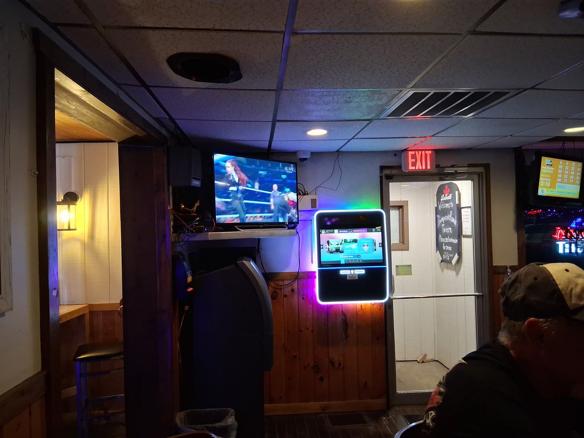 TheDailyCowman's tweet image. Vacation drunj insights
No matter where you go in the USA
If you go into a bar/tavern
And they have a jukebox or internet jukebox
If they have Waylon Jennings and Motley Crue as selections
Saint Larry is going to make new friends
Syracuse New York