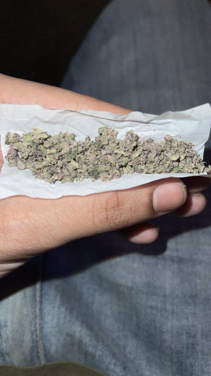 TOPNXTCH_CAM1's tweet photo. Which one you smoking👀??

BLUNT? or JOINT? https://t.co/NC7iOsmxcE