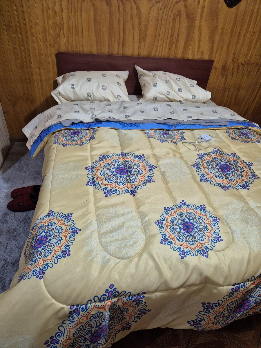 Me compré una cama (no saben lo contento que estoy comprandome todo, nuevo celular, 9 pares de zapatillas, ps5, sillón cama, y otras cosas, Figo junior está orgulloso) ❤️