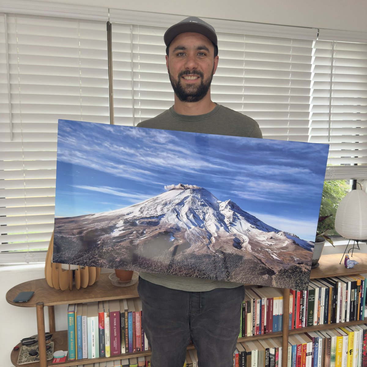 Gracias a la gente que confía en mí trabajo para decorar sus espacios más especiales. Hoy se entrega esta fotografía del #Popocatépetl en aluminio. 

#SonyAlpha #popocatepetl