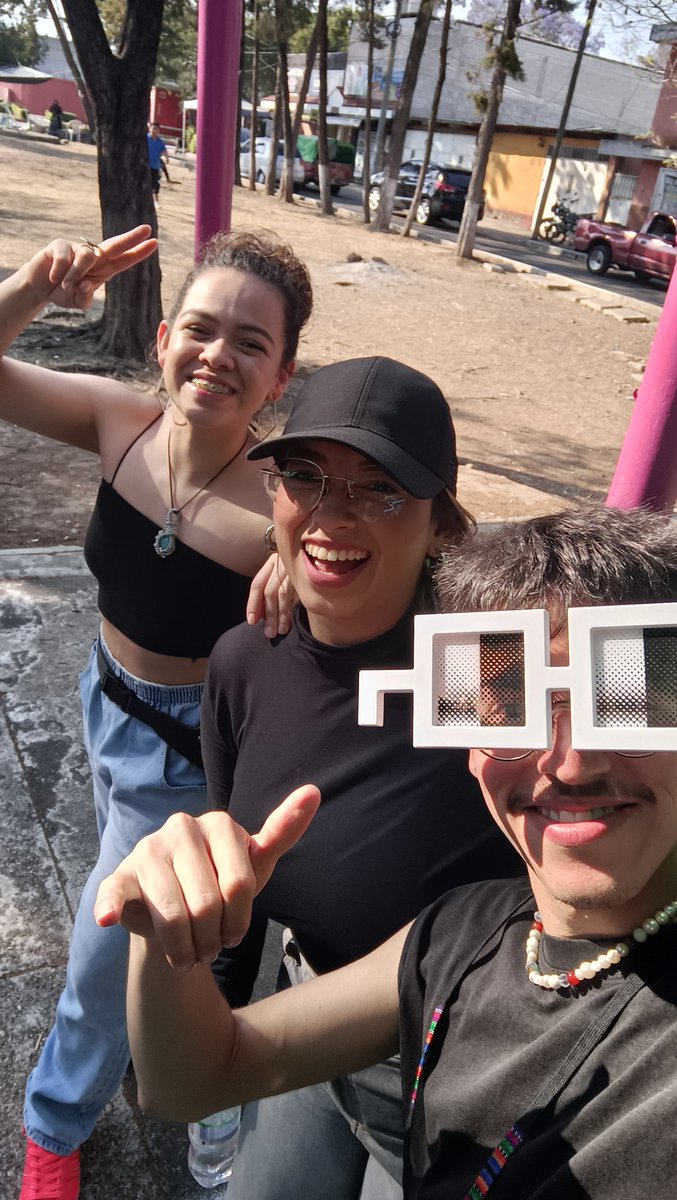 Barrio meets WEB3 ⌐◨-◨

¿Qué tan Nounish eres?