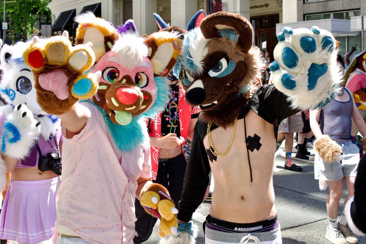 sprinkle_dog's tweet image. raise your paws up if fruity 🥰🙋‍♂️
ft. @m4thBanana 
#FursuitFriday