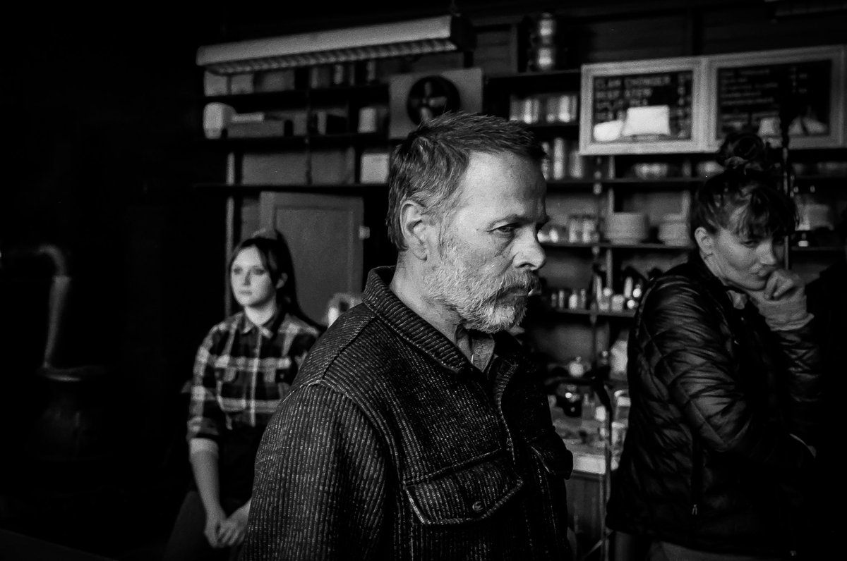 BenStiller's tweet image. James Legros on set in Newfoundland, 2023.
Such a good actor.
#severance
#📸: bendo Leica film Tri X 400