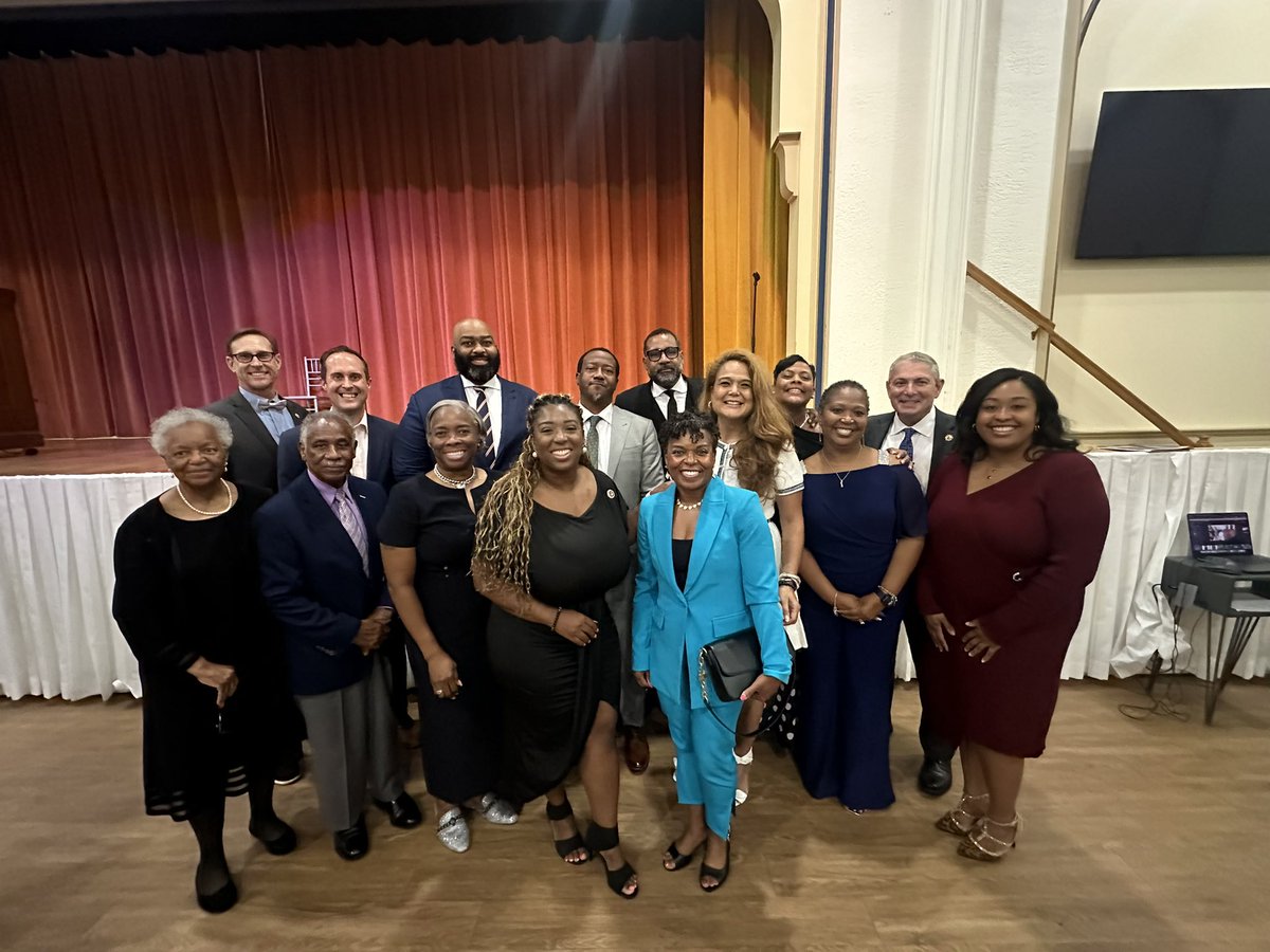 ScVanValkenburg's tweet image. Mr. Mt Zion, Mr. Varina, Mr. Henrico, my guy @revtyronenelson, Happy 20th anniversary pastoring Six Mt. Zion Baptist Church.
Tyrone has a heart of gold and has done so much to make Henrico and RVA a better place. Can’t think of a better way to end the week than to celebrate him!