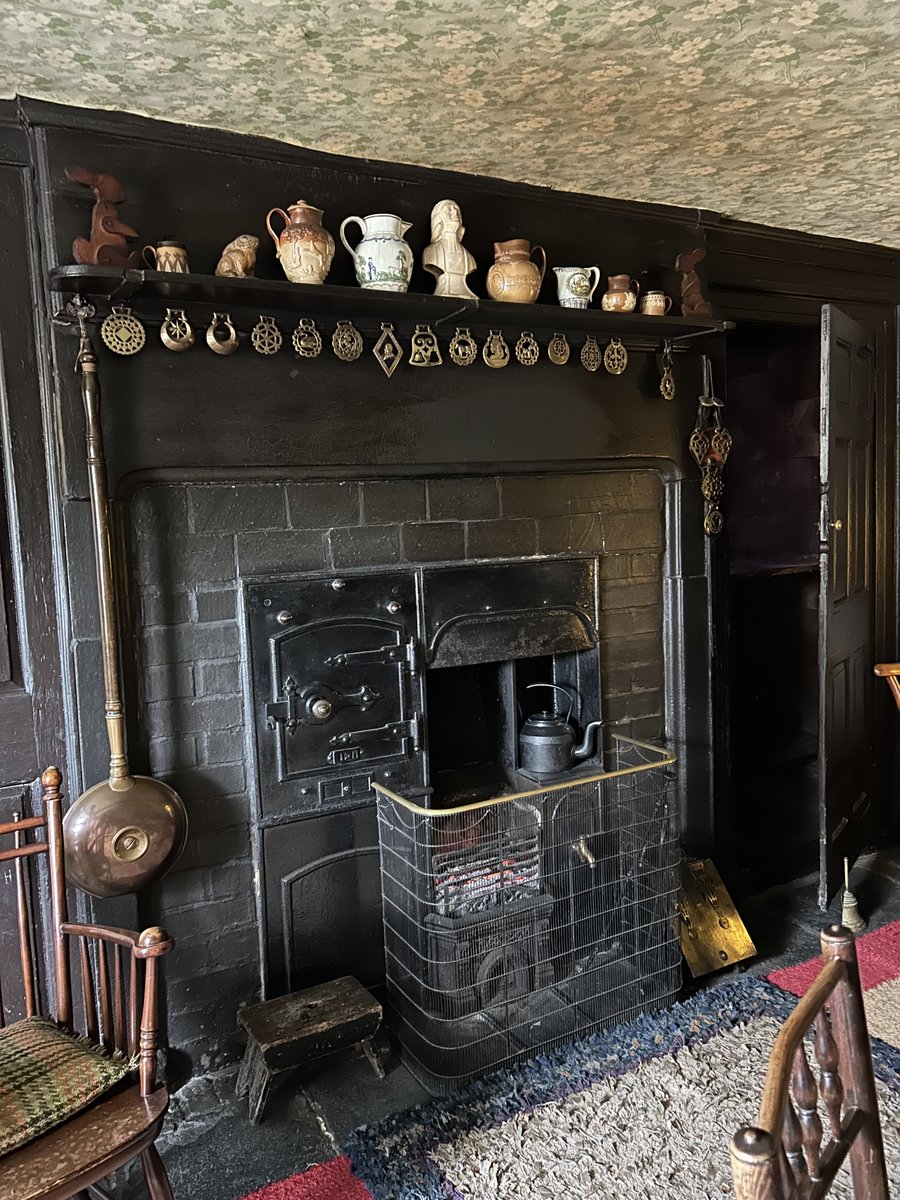 BeatrixPotterSo's tweet image. 🌷In less than a week Beatrix Potter Society members will enjoy a special virtual event in honour of Beatrix Potter's birthday. We will be joined by Katy Canales, Property Curator at Hill Top.