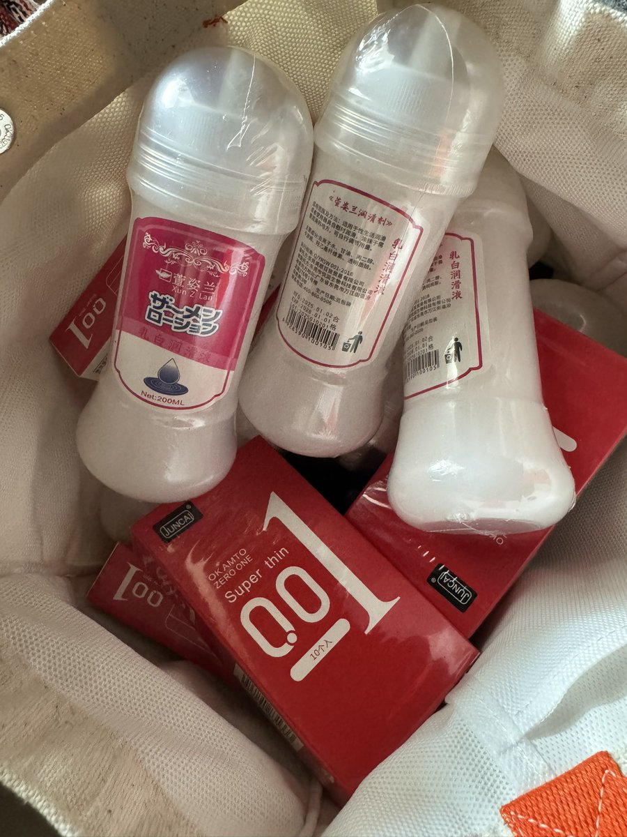 ยังมีว่างอยู่นะครับเตง รีบใช้ด่วน ทักได้เลย ส่งละแวกแม่น้ำคู้ ซอย 5 ปลวกแดง จ.ระยอง นะครับ หรือนัดรับหน้าหมู่บ้านได้ครับ เจลลื่น 100 ถุง เบอร์ 52 หนึ่งกล่องมี 10 ชิ้น 100