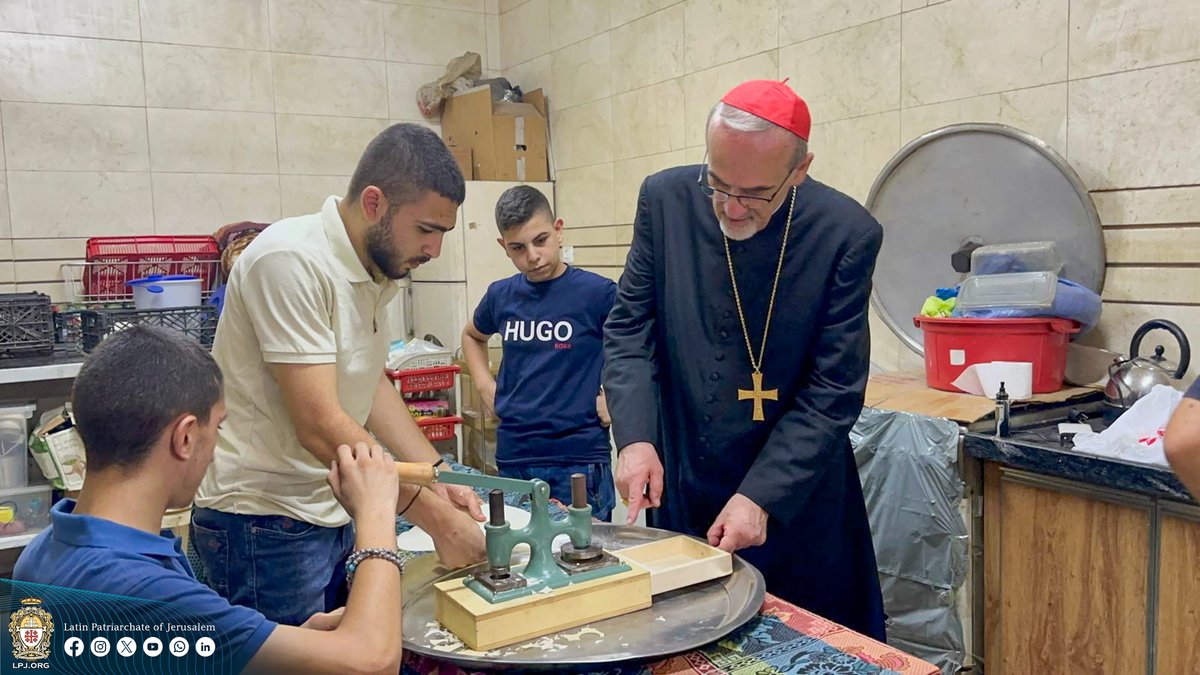 LPJerusalem's tweet image. مجموعة صور جديدة من زيارة غبطة الكاردينال بييرباتيستا بيتسابالا، بطريرك القدس للاتين، لرعية العائلة المقدسة في غزة.
Photos from the visit of His Beatitude Cardinal Pierbattista Pizzaballa, Latin Patriarch of Jerusalem, to the Holy Family Parish in Gaza.