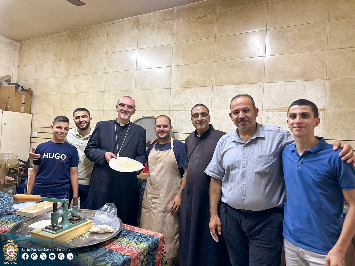 LPJerusalem's tweet image. مجموعة صور جديدة من زيارة غبطة الكاردينال بييرباتيستا بيتسابالا، بطريرك القدس للاتين، لرعية العائلة المقدسة في غزة.
Photos from the visit of His Beatitude Cardinal Pierbattista Pizzaballa, Latin Patriarch of Jerusalem, to the Holy Family Parish in Gaza.