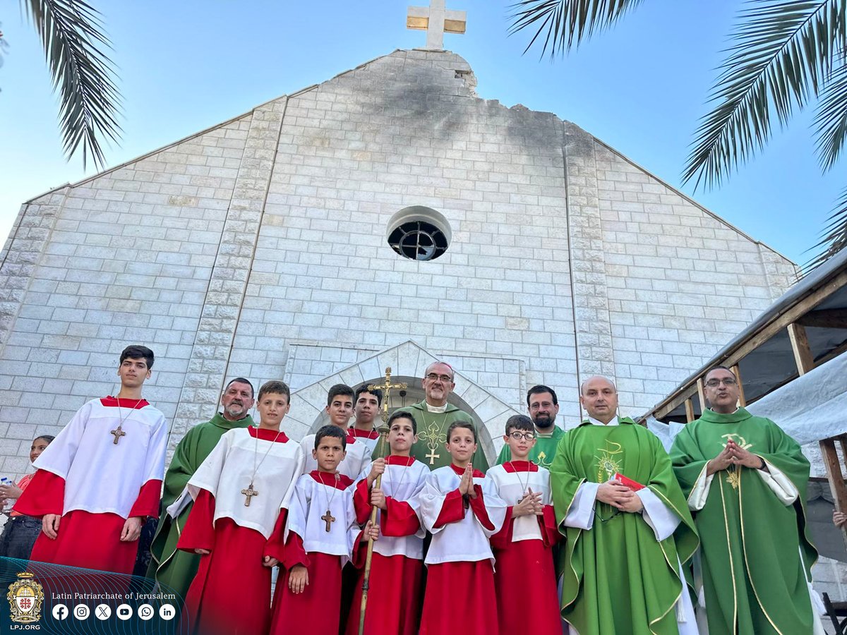LPJerusalem's tweet image. مجموعة صور جديدة من زيارة غبطة الكاردينال بييرباتيستا بيتسابالا، بطريرك القدس للاتين، لرعية العائلة المقدسة في غزة.
Photos from the visit of His Beatitude Cardinal Pierbattista Pizzaballa, Latin Patriarch of Jerusalem, to the Holy Family Parish in Gaza.