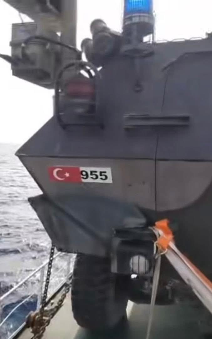 Abdijaliilsamow's tweet image. The Puntland Maritime Forces have released preliminary images and footage of a vessel carrying heavy weaponry, intercepted in Puntland waters late yesterday. Senior officials confirmed that the ship was transporting carefully packed consignments of arms and has been redirected to…
