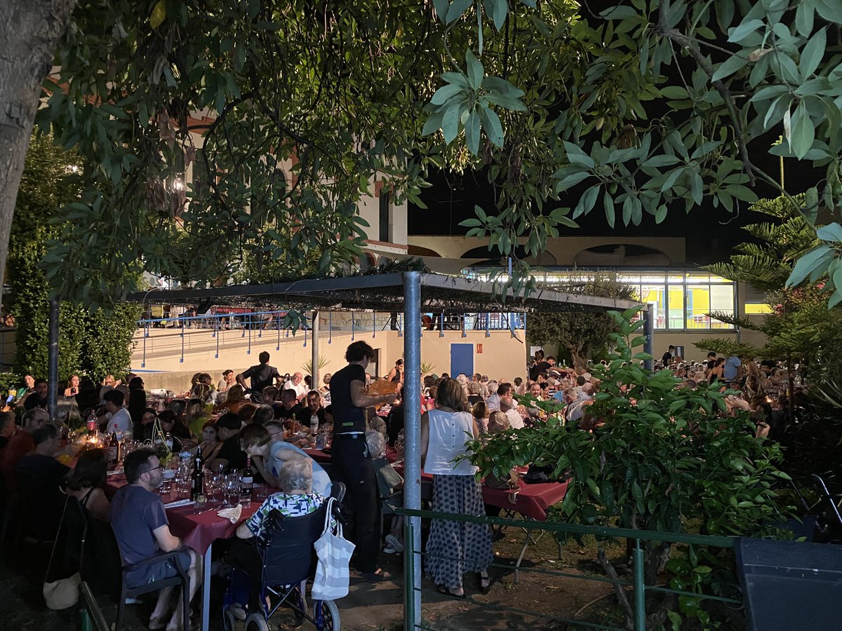 Anna C.A. (@amcuanna) on Twitter photo <a href="/ERCLaGarriga/">Esquerra la Garriga</a> Felicitats a la Fundació Asil Hospital pels seus 115 anys d'existència i de servei a la gent gran de la Garriga. Ahir ho vam celebrar en un magnífic sopar per a 340 persones elaborat pels seus propis cuiners. Moltes gràcies!!! <a href="/ERCLaGarriga/">Esquerra la Garriga</a> Felicitats a la Fundació Asil Hospital pels seus 115 anys d'existència i de servei a la gent gran de la Garriga. Ahir ho vam celebrar en un magnífic sopar per a 340 persones elaborat pels seus propis cuiners. Moltes gràcies!!!