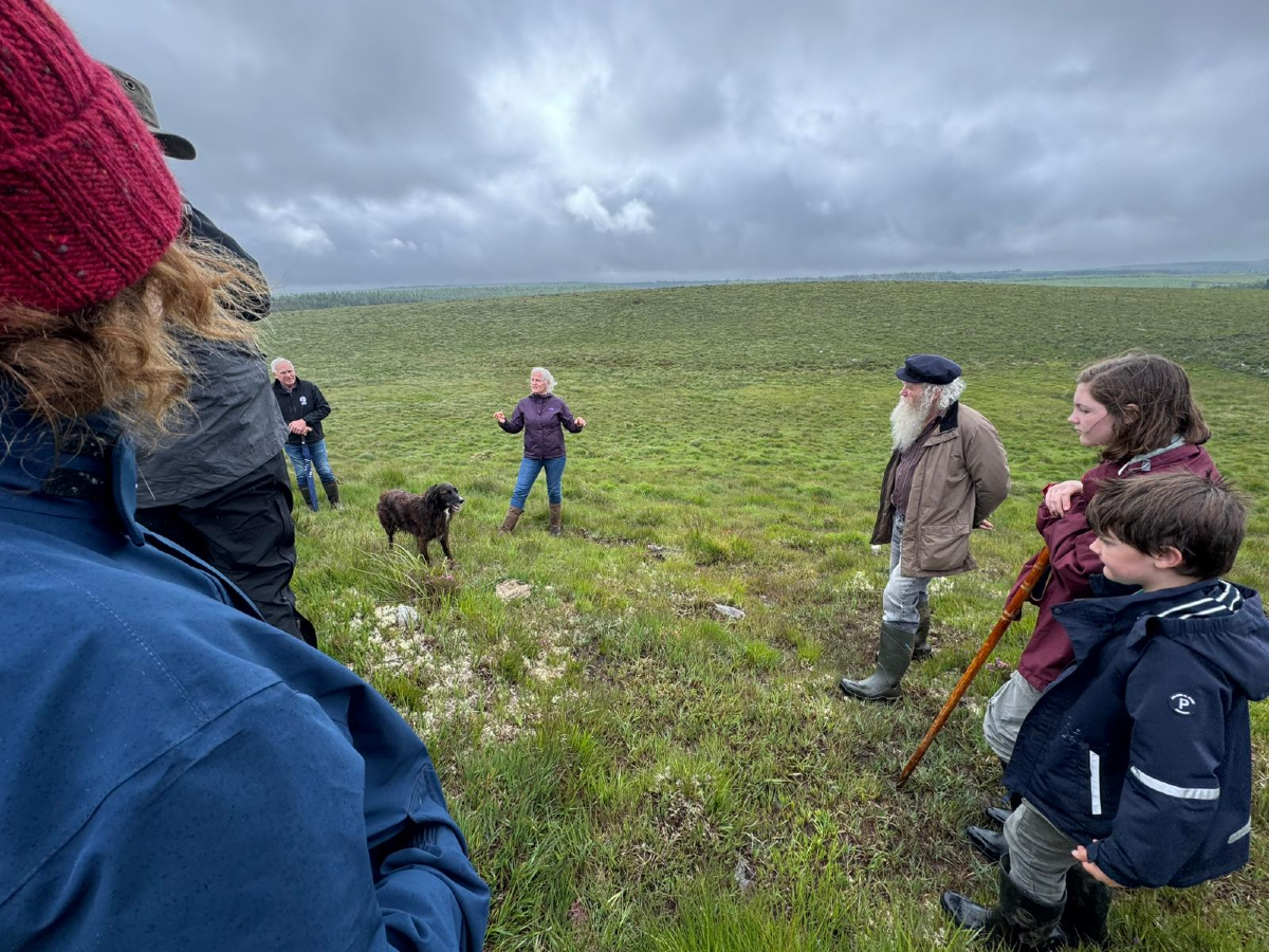 farmfornature's tweet image. We cover a lot of ground at Farming for Nature
Thanks to 3 of our recent farm walks hosts Nia O'Malley in Galway, Fergal Smith in Clare Mark Harold Barry in Tipp. Very engaged crowds at each and a lot learned about everything from Molinia grass to beekeeping Maith thú gach duine