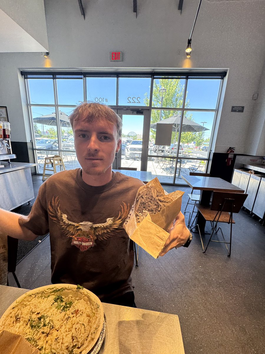 Anderson Bobo (@andersonbobo_) on Twitter photo .<a href="/Chipotle/">Chip Clark</a> gave my man a bag full of paper instead of chips then got heated when we asked for real chips 😭@carsonhoug .<a href="/Chipotle/">Chip Clark</a> gave my man a bag full of paper instead of chips then got heated when we asked for real chips 😭@carsonhoug