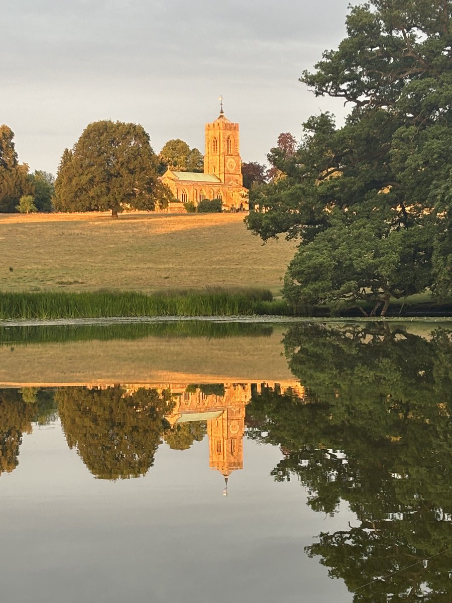 gaz_EOD's tweet image. What a lovely view at 0500 hrs to start the day !?, and with Gods good grace I’ll see a few more like this. Things on the up hopefully.
I’ve caught a few decent fish lately. The tractor no longer in bits and repaired.
Reach on the increase on here, followers going up rather…