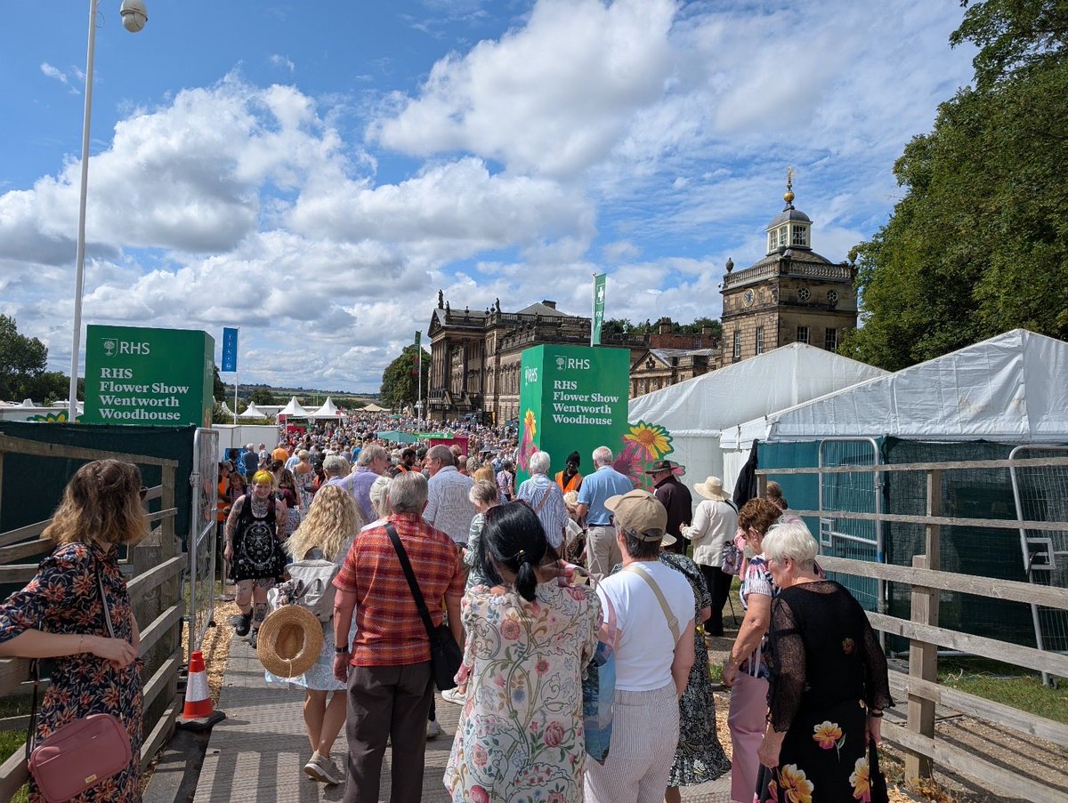 JohnHealey_MP's tweet image. Chelsea Flower Show comes to Rotherham. Simply stunning. So proud 1/5