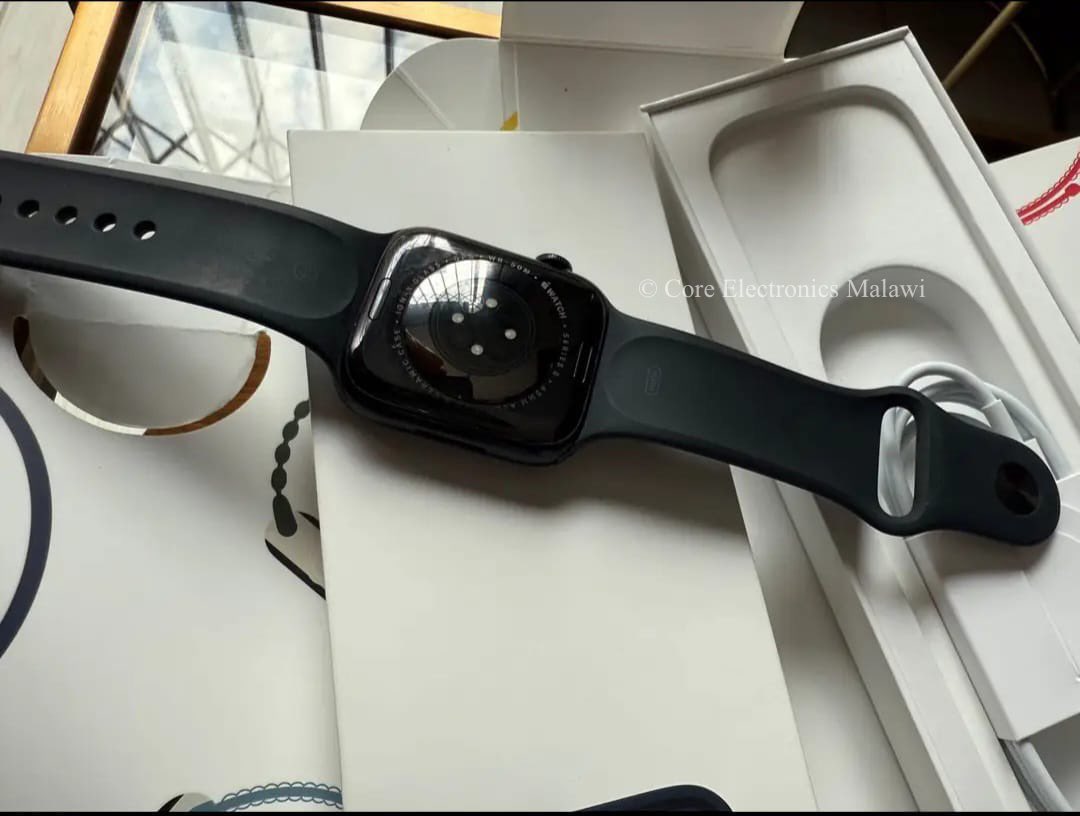 Georaine's tweet image. Pre owned Apple Watch Series 9 (GPS) Aluminum 45MM | Fitness Tracker, Blood Oxygen &amp;amp; ECG Apps, Always-On Retina Display | up to 18hrs | low power mode Upto 36hrs | Fast charging | Going at K1,580,000.00 | Contact: ￼0995 47 01 74
#coreelectronicsmalawi #applewatch #series9