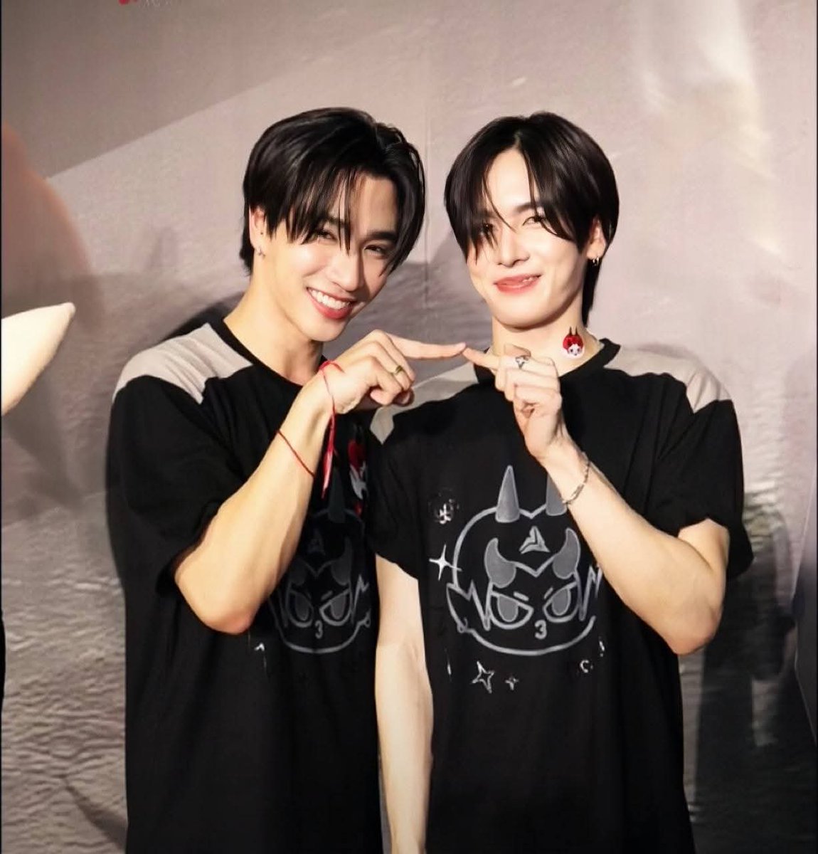 Love you 🖤🤍

PERTHSANTA FIRSTTIME

#PerthSantaFanconLIVE 
#PerthSantaFanconD1 
#PerthTanpon #Santapp <a href="/perthppe/">PERTHPPE</a> <a href="/Ppsanta/">Santapp</a>