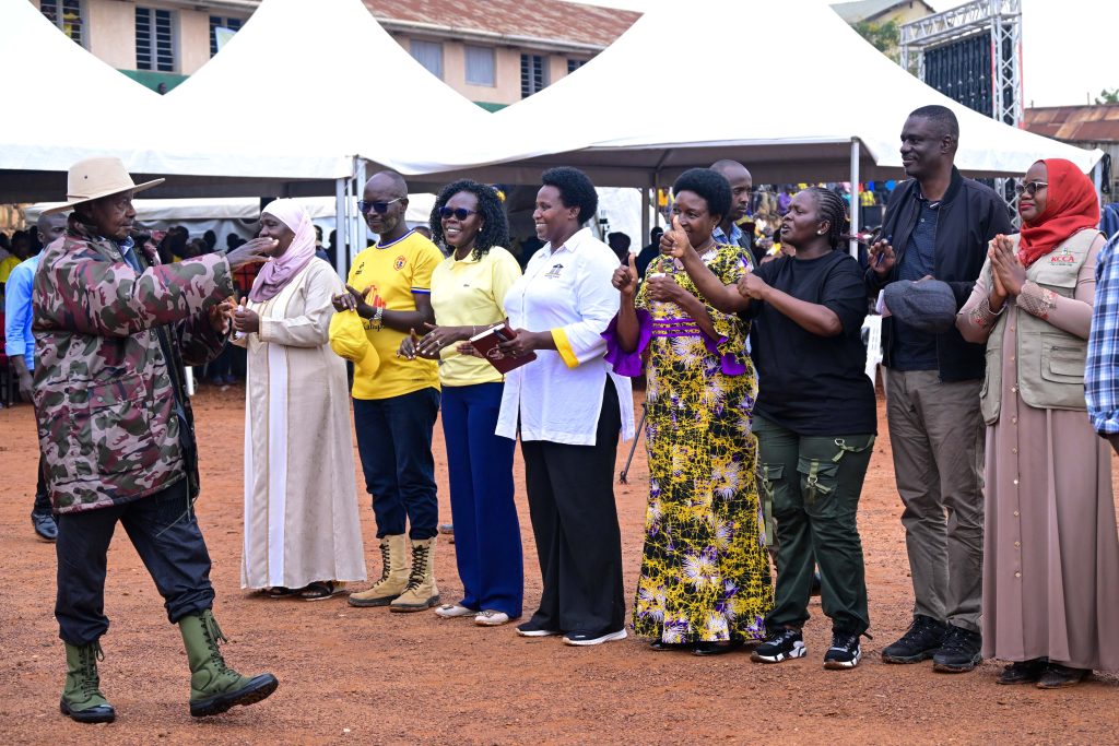 KampalaPost's tweet image. Museveni Pledges UGX 1 Billion Per Kampala Ghetto Structure to Fight Urban Poverty kampalapost.com/content/museve…
