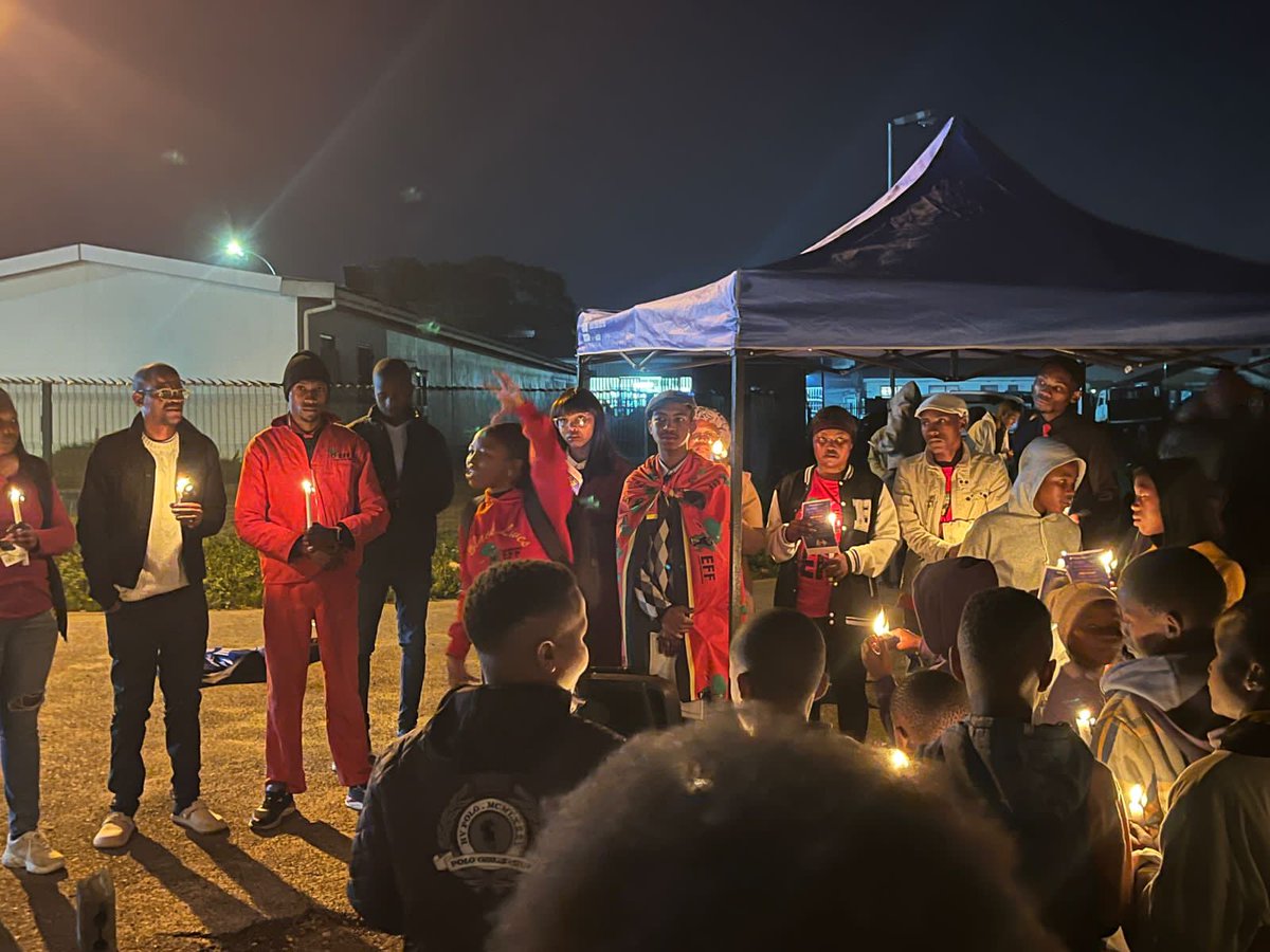 EFFYouthWC's tweet image. ♦️ICYMI♦️
EFF Youth Command National Coordinator, Commissar @NalediChirwa addressed the Youth of Mbekweni, Paarl on the Candlelight Vigil.
#EFFTurns12