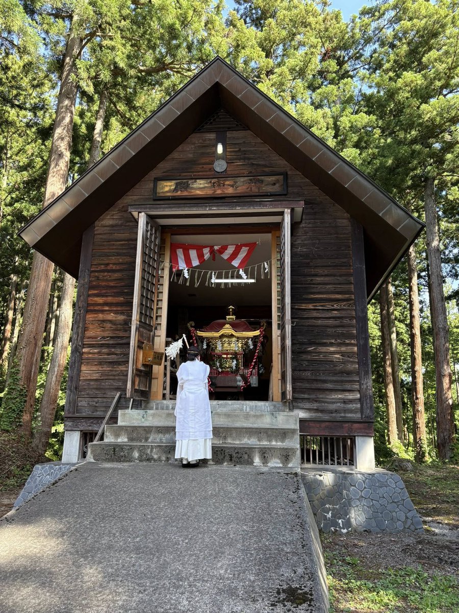 umetani_m's tweet image. 「関山神社火祭り」に参列させて頂きました📷
妙高山信仰から生まれた関山神社の火祭りは、1300年を超える歴史と伝統を誇る、地域にとってかけがえのない神事📷
このような尊い機会に立ち合わせて頂いたことに、心から感謝です📷