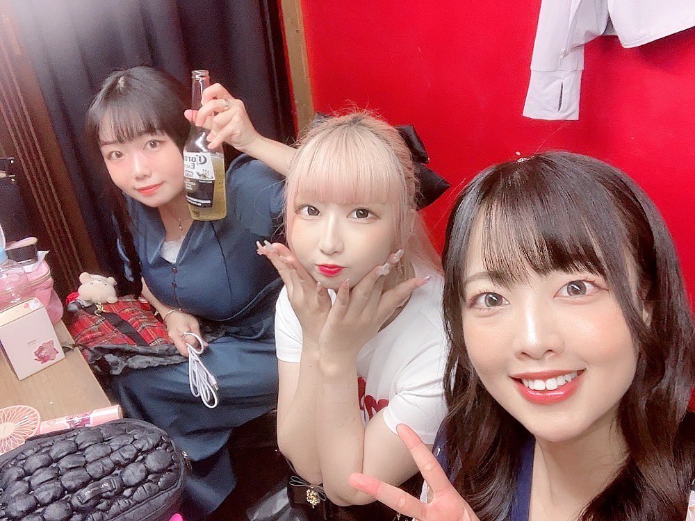 東京遠征1日目！

シンガーイベント🎤
みんなアイドルソング歌ってたから
そるも入れたら良かった笑

まぁでもいつもと違うのもいいよねたまにはっ✊💘

 #橘そると
 #そると依存症