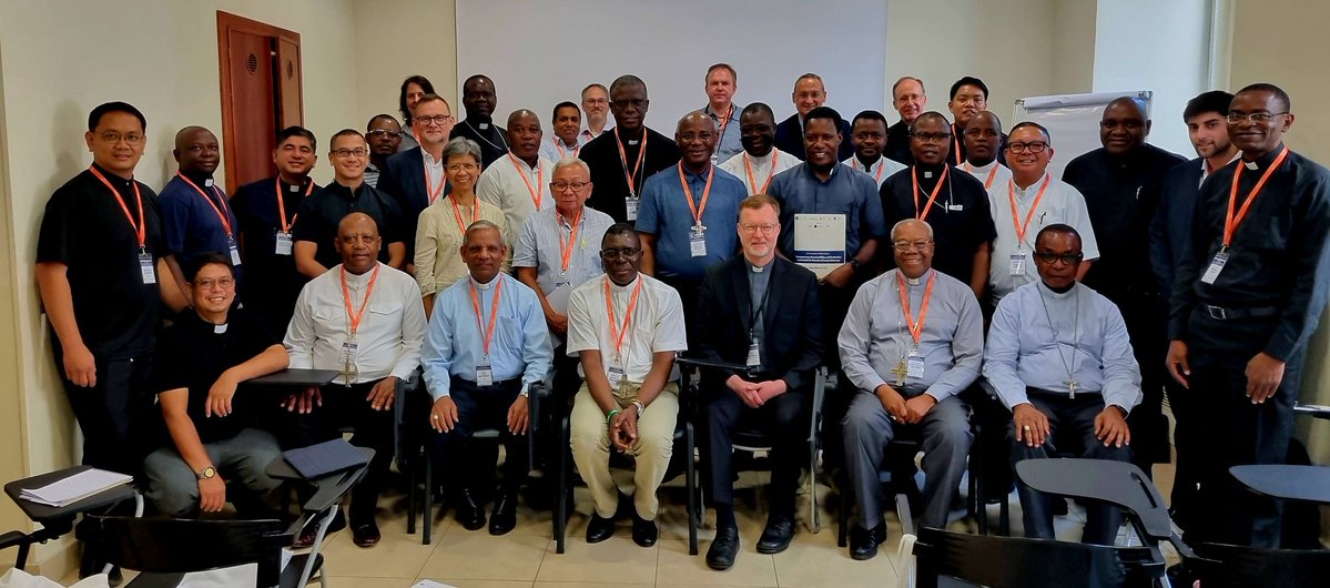 Hans Zollner SJ (@hans_zollner) on Twitter photo Workshop for 40 bishops, administrators, bursars on #SafeguardingOurCommitment and Communication
<a href="/UniSantaCroce/">Pontificia Università della Santa Croce</a> <a href="/robertodandi/">Roberto Dandi</a> <a href="/UniGregoriana/">Pontificia Università Gregoriana</a> <a href="/iadcpug/">Institute of Anthropology (IADC)</a> Workshop for 40 bishops, administrators, bursars on #SafeguardingOurCommitment and Communication
<a href="/UniSantaCroce/">Pontificia Università della Santa Croce</a> <a href="/robertodandi/">Roberto Dandi</a> <a href="/UniGregoriana/">Pontificia Università Gregoriana</a> <a href="/iadcpug/">Institute of Anthropology (IADC)</a>