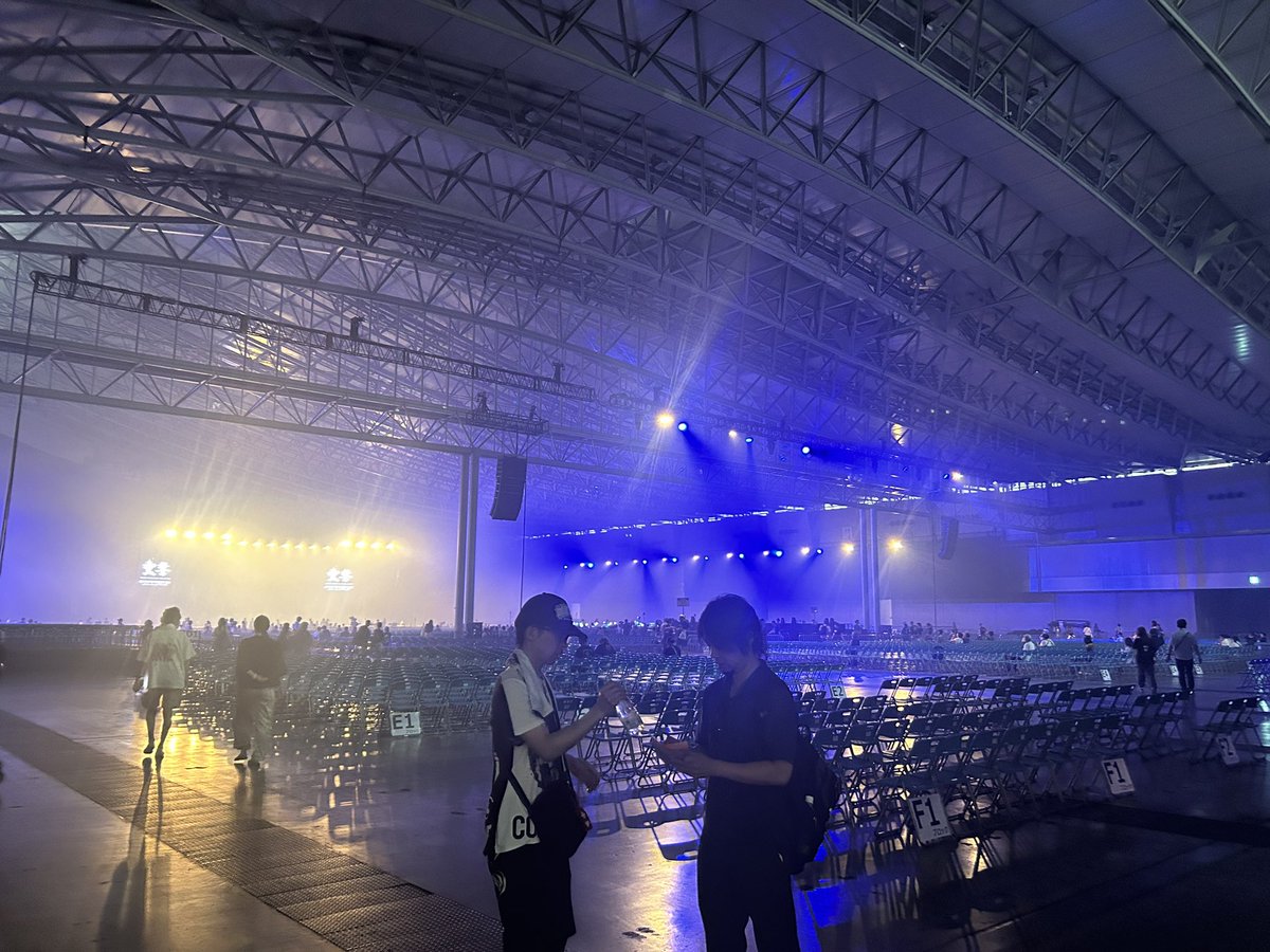 tsuki705's tweet photo. 10周年コンサート！めっちゃ良い天気

#新しい学校のリーダーズ
#宣誓〜個性や自由ではみ出し10年 https://t.co/GCutqBNNsH