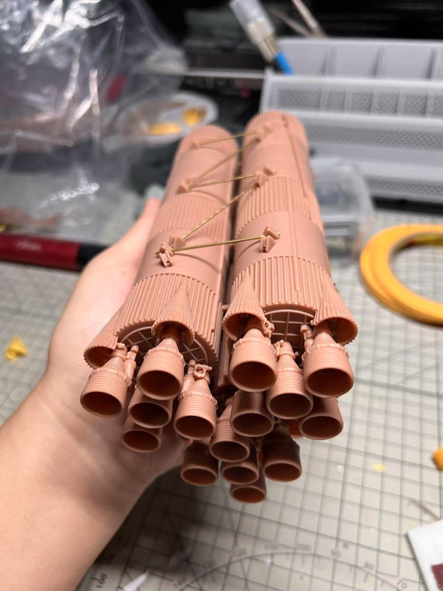 XiaoruiMa6's tweet image. 【WF上海 出展】
1/400スケール・完全新規造形のエヴァ2号機宇宙装備版を制作中!
コトブキヤのスケールに準拠し、設定を忠実再現。初回3Dプリント&仮組みテスト、一部パーツを公開。
当日は場内展示&頒布予定、ぜひご覧ください!
#エヴァンゲリオン #EVA02 #WF上海 #ワンフェス #Kotobukiya