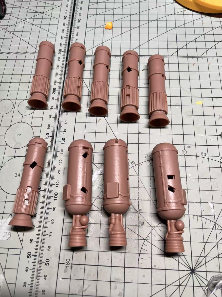 XiaoruiMa6's tweet image. 【WF上海 出展】
1/400スケール・完全新規造形のエヴァ2号機宇宙装備版を制作中!
コトブキヤのスケールに準拠し、設定を忠実再現。初回3Dプリント&仮組みテスト、一部パーツを公開。
当日は場内展示&頒布予定、ぜひご覧ください!
#エヴァンゲリオン #EVA02 #WF上海 #ワンフェス #Kotobukiya