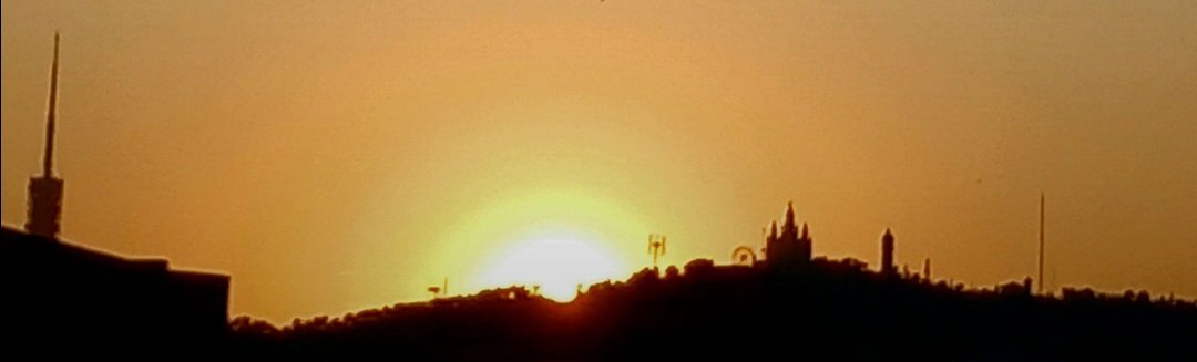<a href="/DailyPicTheme2/">Daily Picture Theme</a> <a href="/PanoPhotos/">Panoramas 📸📱</a> #Pano #Sunset #Barcelona