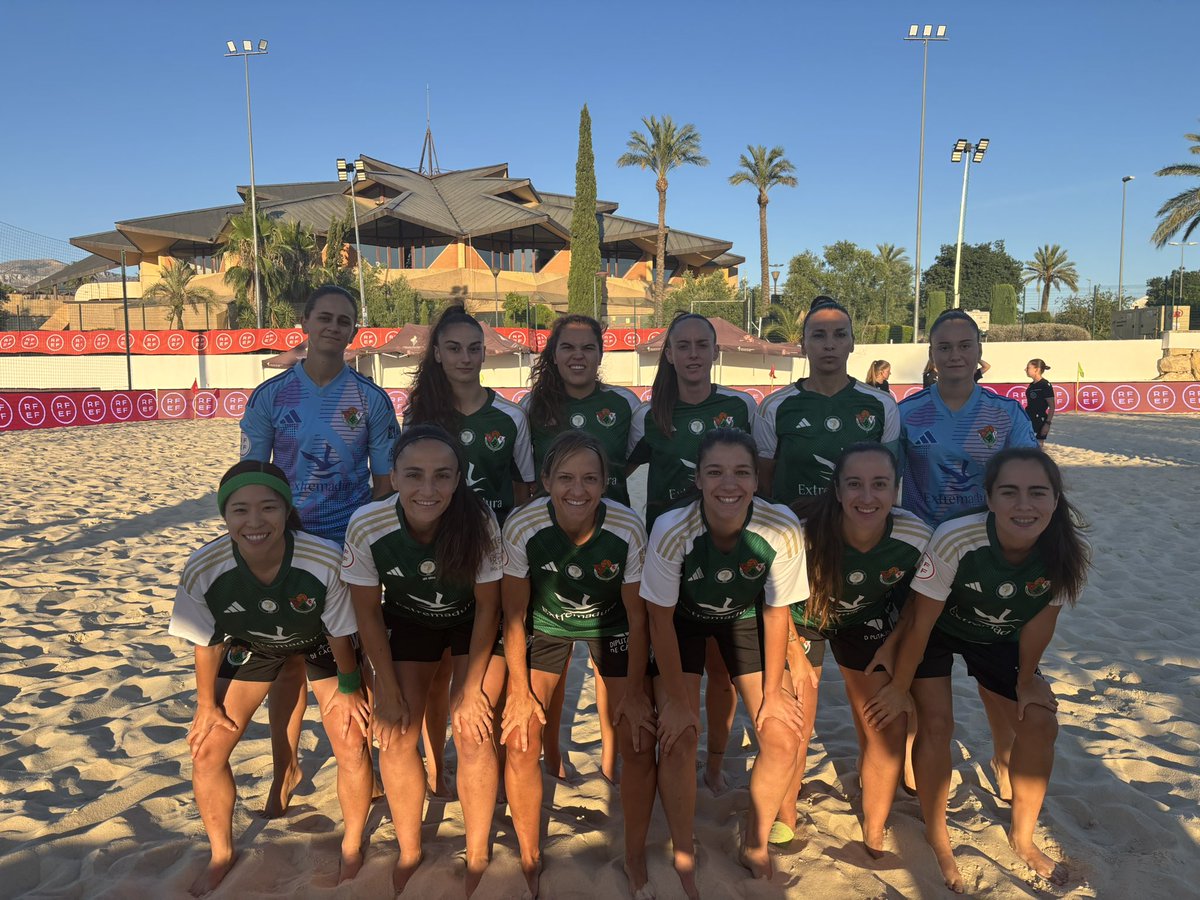 🚨🚨!NOS CLASIFICAMOS PARA SEMIS!!

Empate a 0 goles contra Black Wolf Academy.

Partido con numerosas ocasiones por nuestro equipo.

Esta tarde a las 22:00h Semifinales de la Copa Federacion de fútbol playa 🏖️ ⚽️