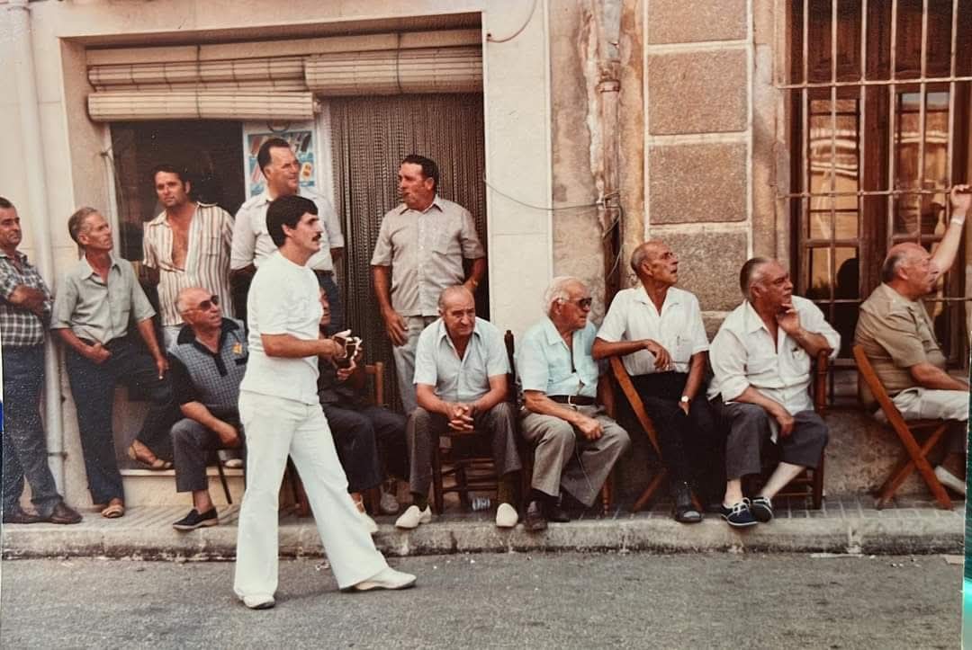 La pilota, esport nacional valencià.

Partida a Murla, la Marina Alta