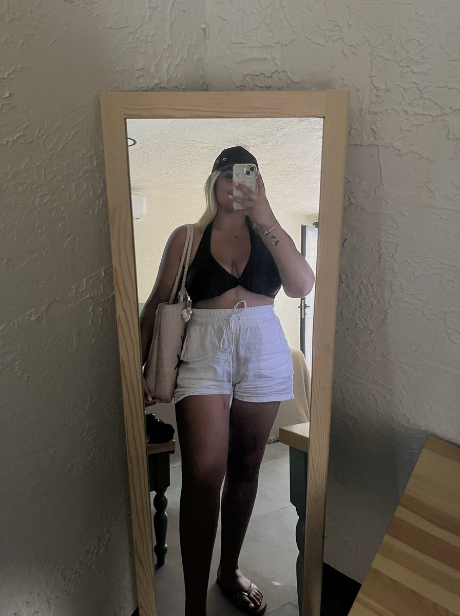 utucuoznur's tweet photo. Holiday girl dump🧜‍♀️ https://t.co/Cr1oIqDgJg
