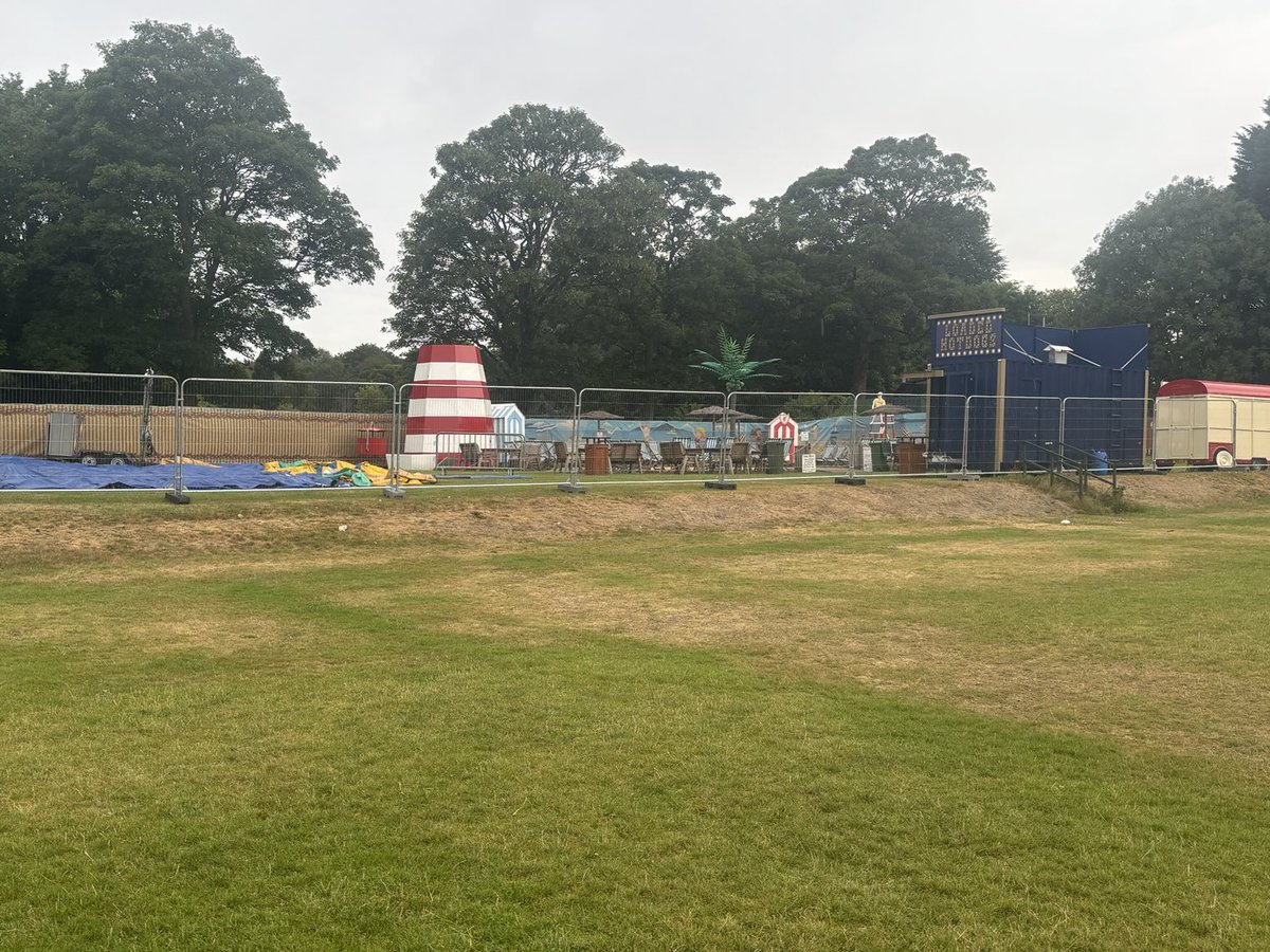 Kenny9Saunders's tweet image. This is not fair ? 4 years of us coaching kid for free In Calderstones Park and over 14,000 kids in attendance and we don’t even warrant a phone call ? But we don’t matter training still goes a head #NotFair