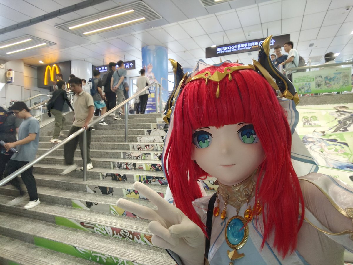 daniel39410874's tweet image. 逛着逛着萤火虫结果掉装备了（悲）
#kigurumi