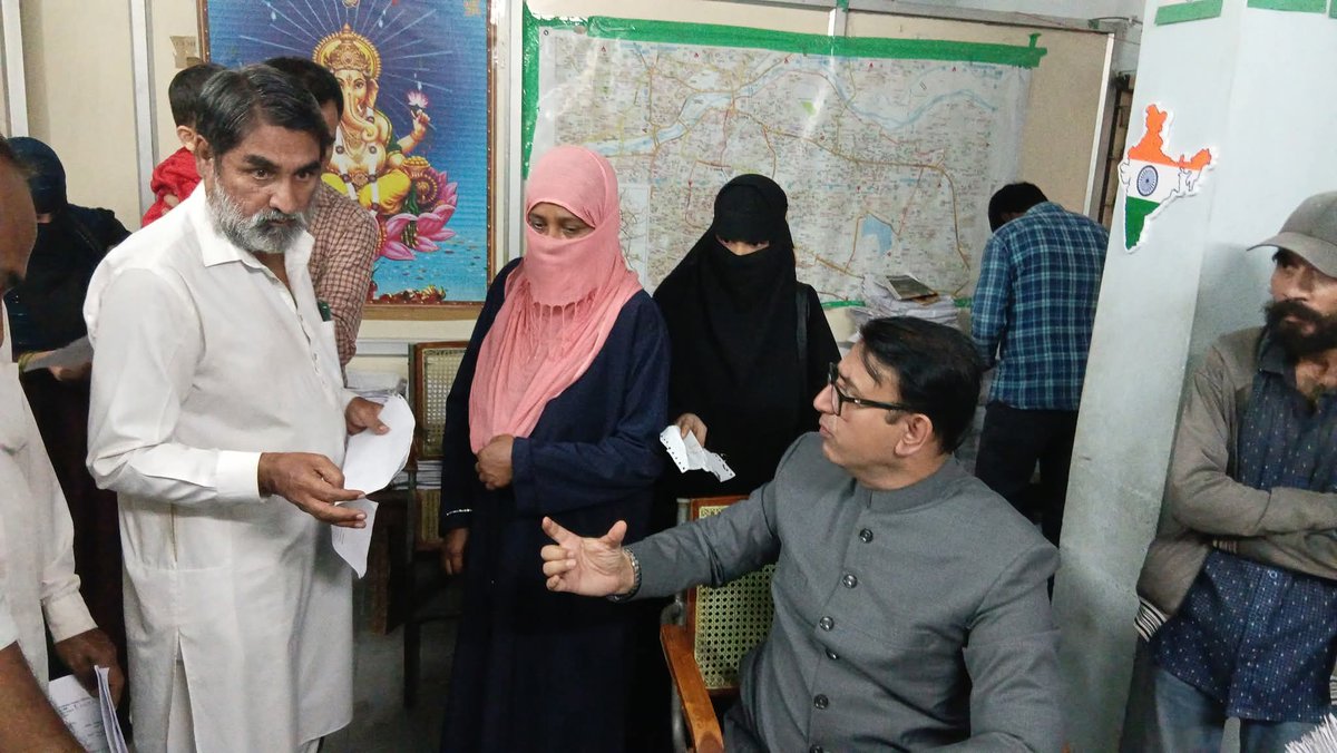 amjedmbt's tweet image. Amjed Ullah Khan (Spokesman) MBT visited Civil Supplies Office (Circle-1) Malakpet and met Assistant Supply Officer (ASO-1) and other staff of Civil Supply Department.Mr Khan also met many people waiting there with their problems and spoke with ASO Circle-1 to take note…