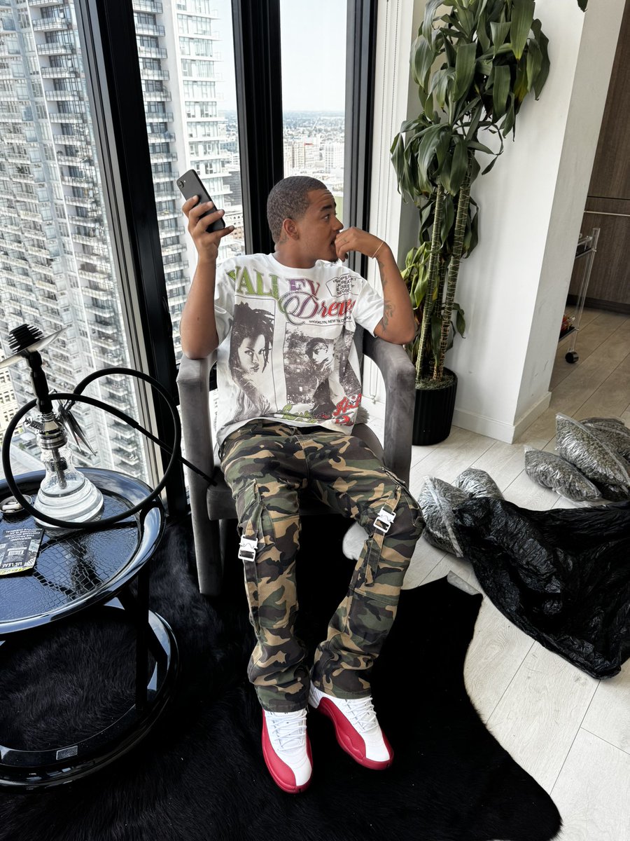 Life_OfASavage1's tweet photo. Happy 29th birthday to me ❤️ #blessed https://t.co/FIqbZPy3cA
