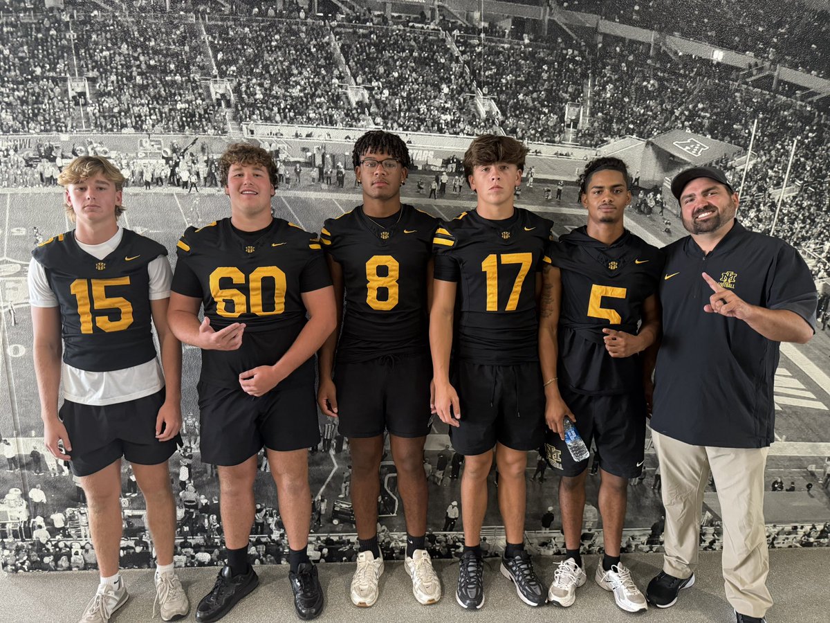 MERRITT ISLAND football 🏈 coach Tyler Murray and the Mustangs are fired up about the 2025 season! The Island’s top stars were showcased on Friday at Florida Citrus Sports High School Media Days in Orlando!! <a href="/SBLiveFL/">Florida High School On SI</a> <a href="/321preps/">FLORIDA TODAY preps</a> <a href="/MerrittIslandFB/">Mustang Football</a> <a href="/CoachMurray47/">Tyler Murray</a> <a href="/KevinVerpaele17/">Kevin Verpaele</a>